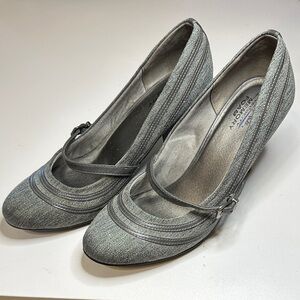 Life Stride Gray Patterned Heels